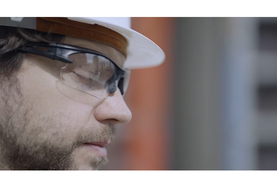 Emotive suicide prevention video aimed at construction workers 